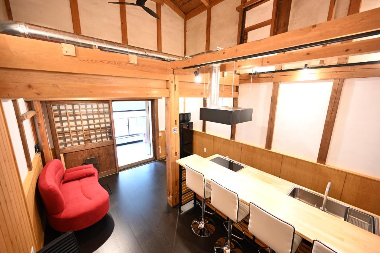 Manabi-Stay Takayama モダンな蔵ダイニングと半露天風呂付き古民家一棟貸切ホテル Kültér fotó